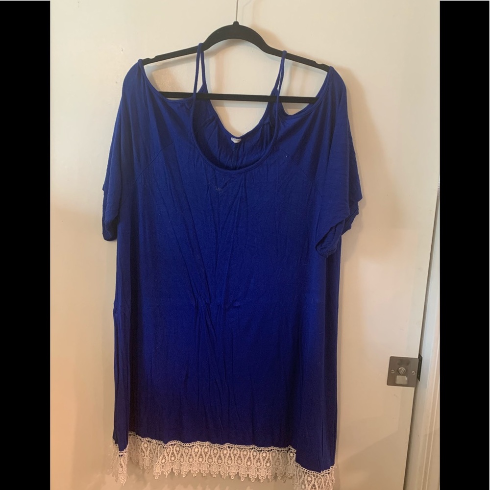Women’s plus tunic top -- about 2X/3X